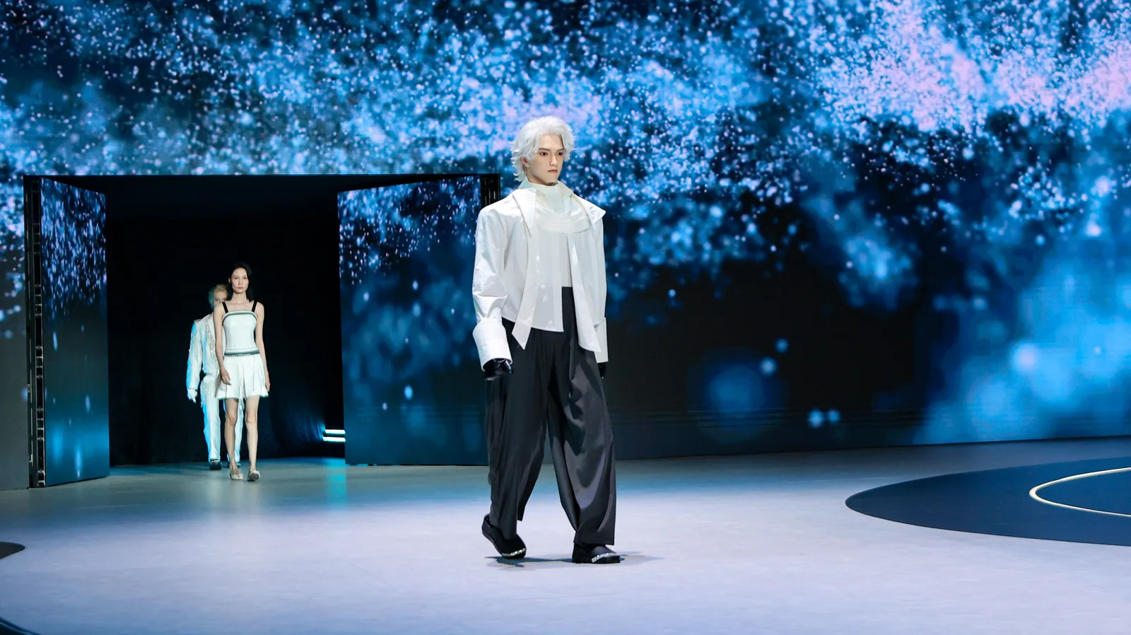 U1 UBTECH · UWORLD humanoid robot
